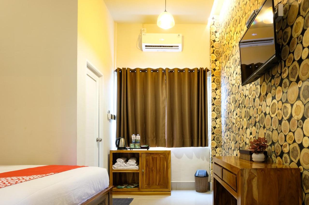 Oyo 683 Jepun Guesthouse Mataram Eksteriør bilde